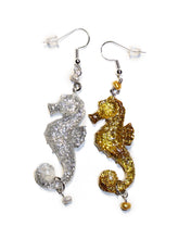 Load image into Gallery viewer, Seahorse Love Earrings