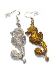 Load image into Gallery viewer, Seahorse Love Earrings