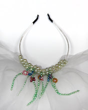 Load image into Gallery viewer, 013 Freshwater Daisy Bouquet Bridal Veil